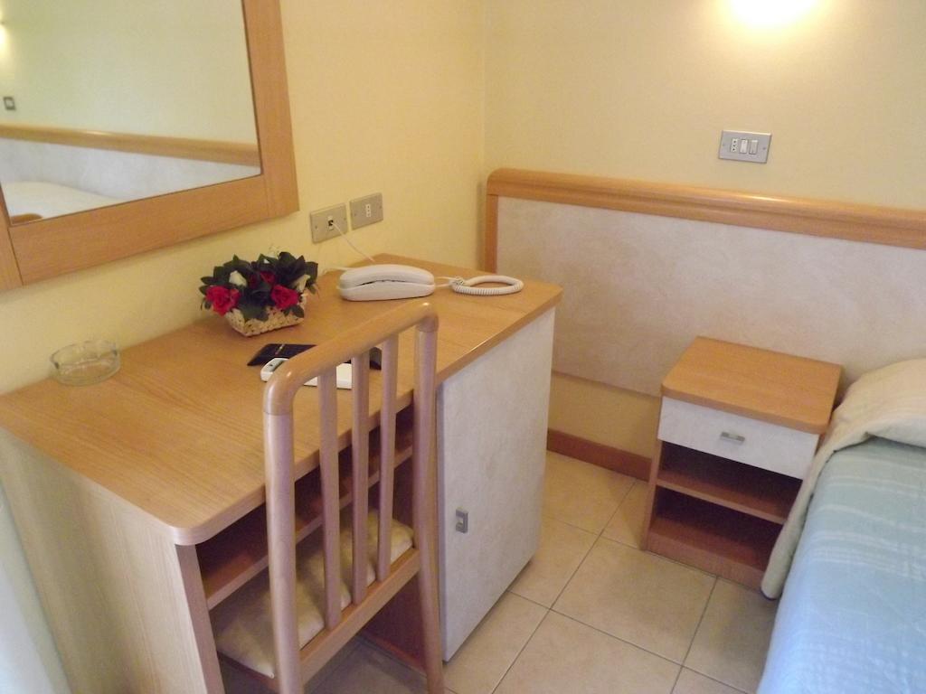 Hotel Rita Riccione Habitación foto