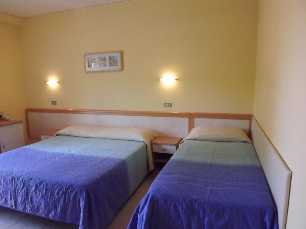 Hotel Rita Riccione Habitación foto